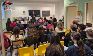 Rieti: cultura della legalità, gli studenti a confronto con i carabinieri
